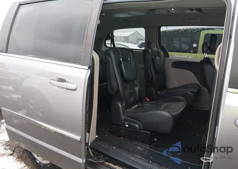 2016 Chrysler Town & Country Touring z USA, uszkodzony, nr VIN 2C4RC1BG5GR268430